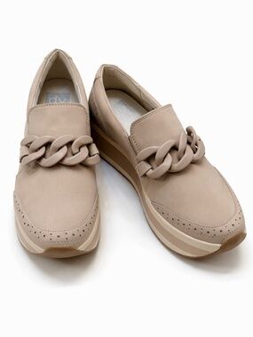 NWOT Dolce Vita Bozlee Platform Loafers Beige Chain Slip On Wedge S 7.5